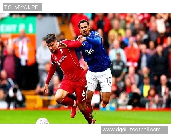 西甲焦点战曼联与利物浦平局神奇扑救成为全场亮点